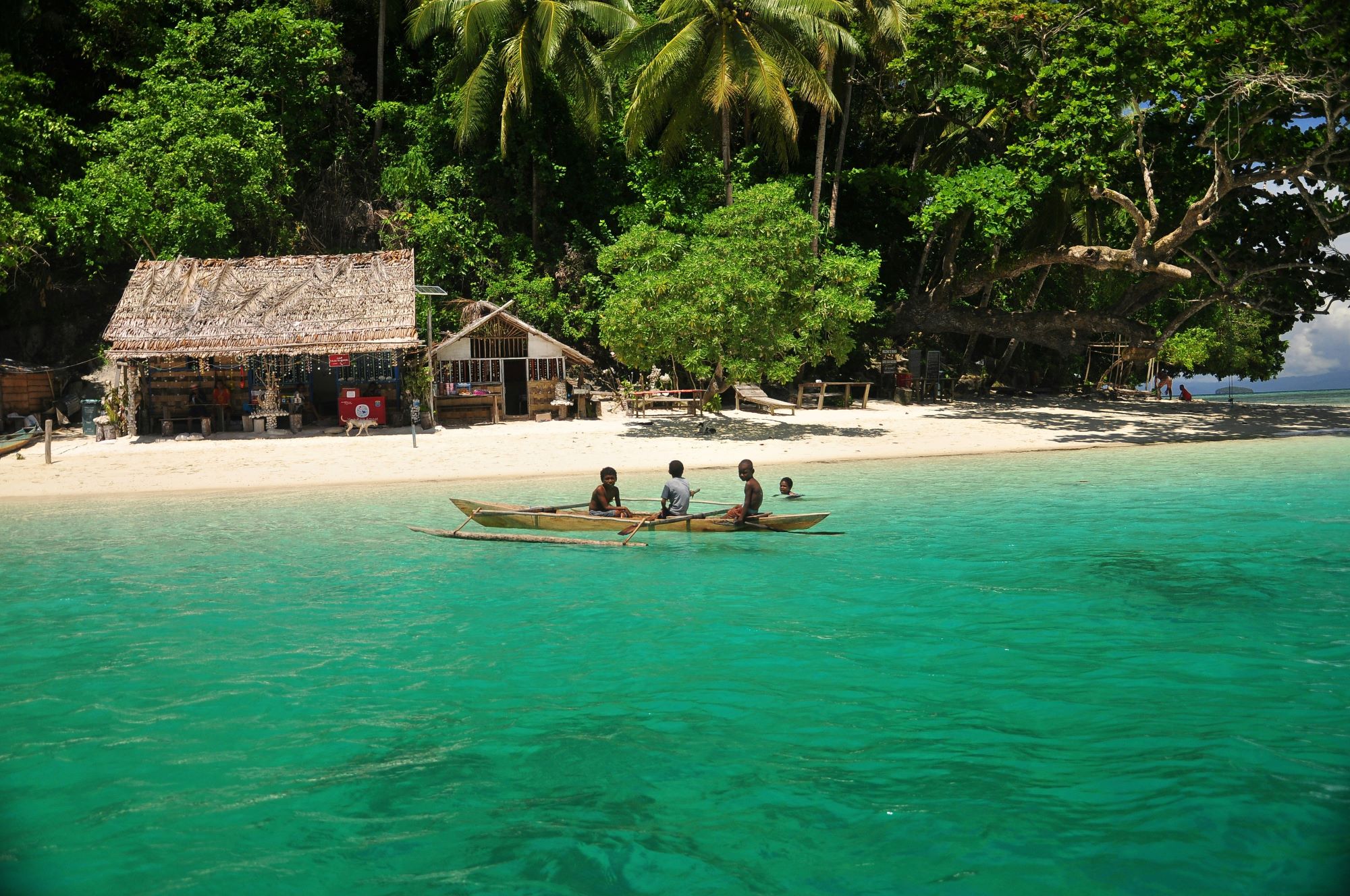 Sfeerafbeelding Raja-Ampat-Misool-boot-water